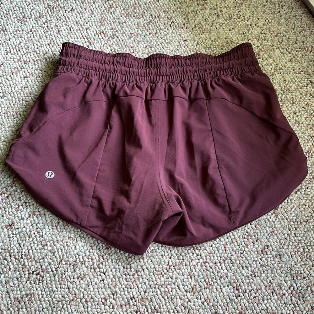 Lululemon Tracker Short Reversible - image 4